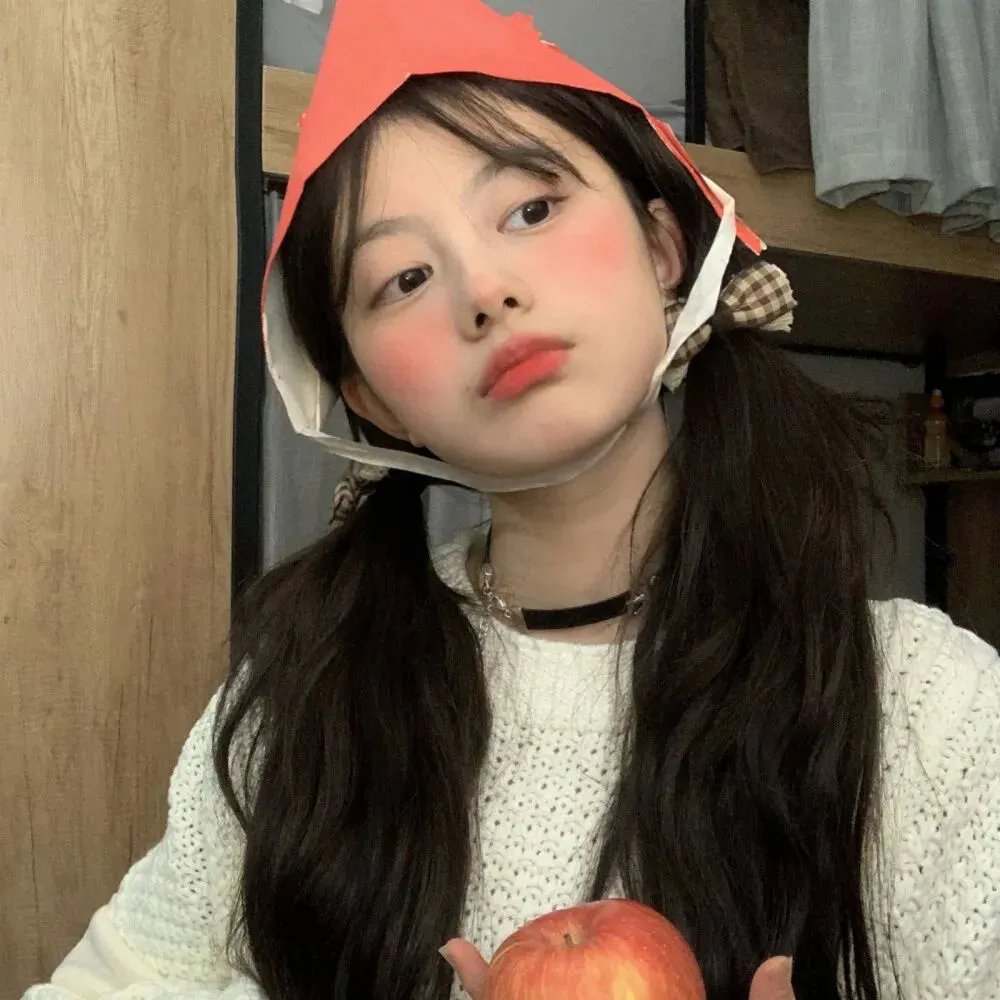 单车上的少女
